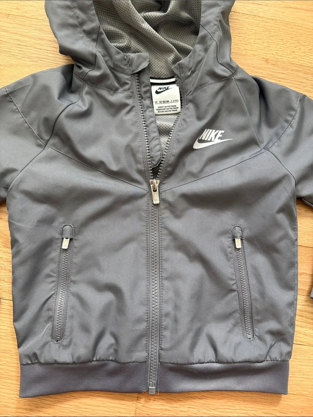 NWOT Nike Kids' Hooded Windbreaker in Gray with White Logo